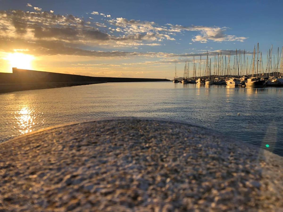 Le residenze del mare Affittacamere La Caletta Esterno foto